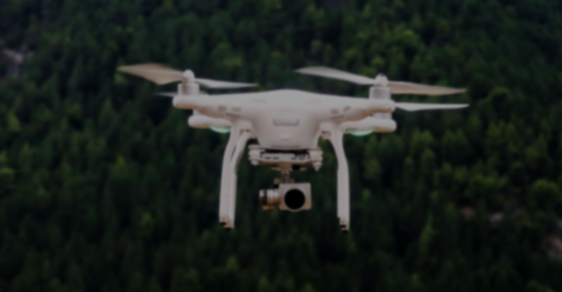 關鍵詞：智慧園區，無人機巡檢，園區安防，深圳市武智科技;描述：深圳市武智科技智慧園區解決方案中的無人機巡檢場景，用于園區安防與管理